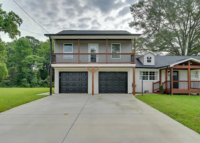 12 Mi To Downtown Winston-salem: W/ Balcony! *