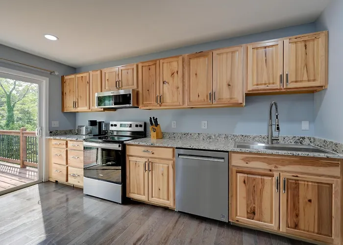 12 Mi To Downtown Winston-salem: W/ Balcony! Apartment *