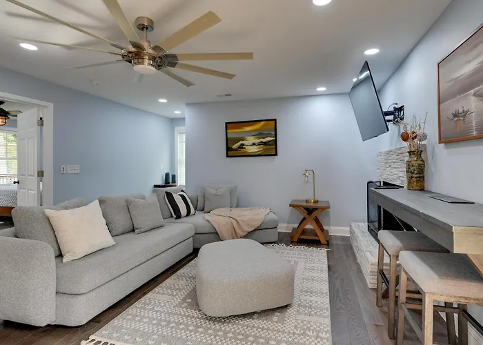 Apartment 12 Mi To Downtown Winston-salem: W/ Balcony! Winston-Salem
